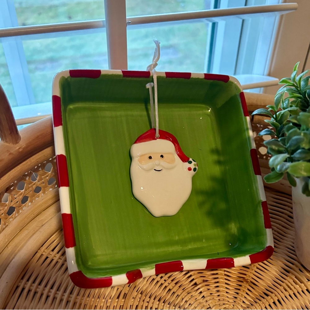 ceramic Santa napkin holder - Picture 3 of 4